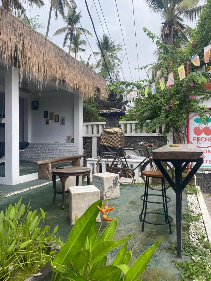 Paca'S Reggae Bar & Hostel Ambat Esterno foto